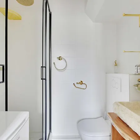Pretty 2p - Ternes St Honore Apartment
